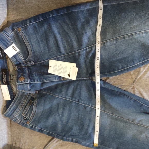 Women’s Judy Blue 70s,Highrise, Bell Bottom Flared Jeans - Picture 13 of 16